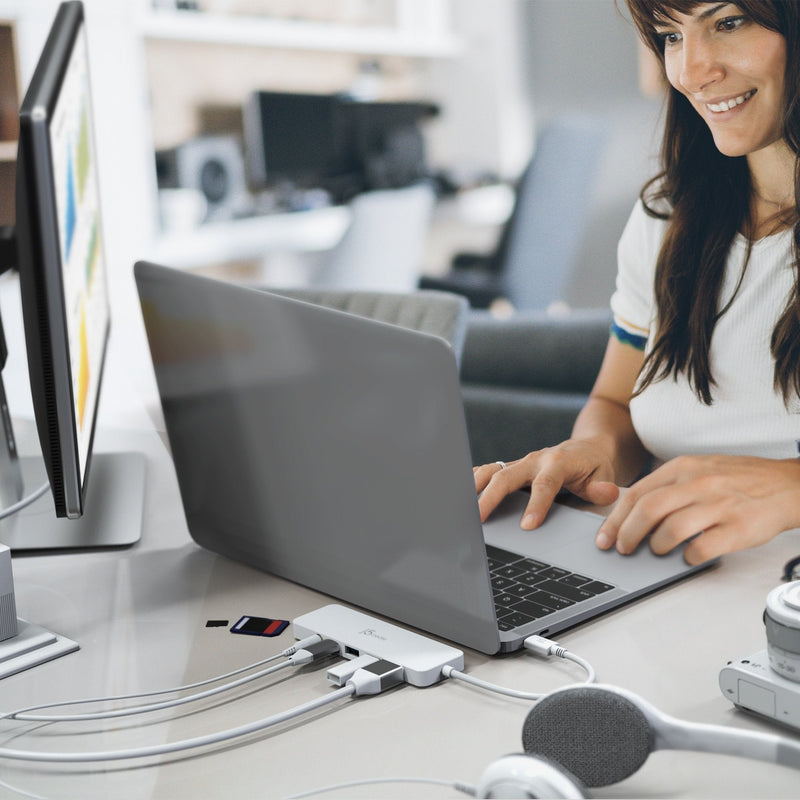 USB-C® Multi-Port Hub with Power Delivery