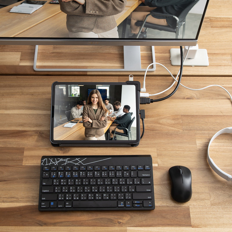 USB-C™ to 4K 60 Hz HDMI™ Travel Dock for iPad Pro®